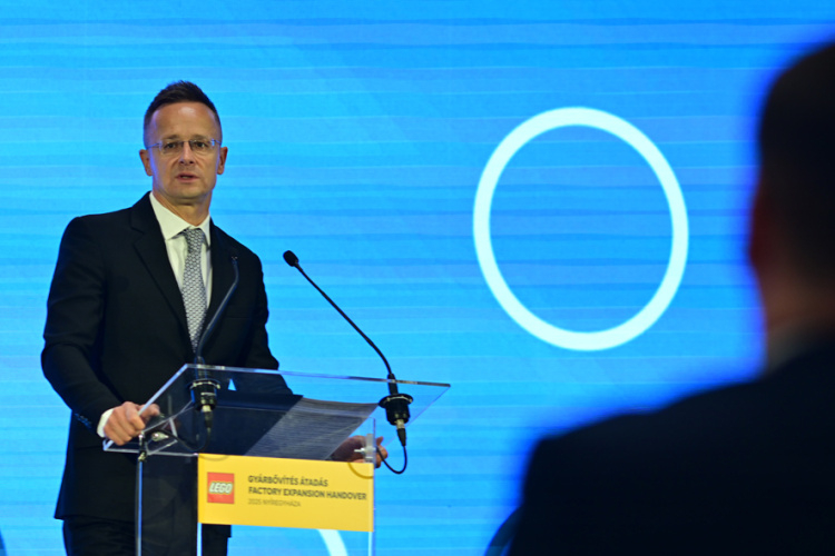 Szijjártó Péter:  A kormány elkötelezett Nyíregyháza fejlesztése mellett