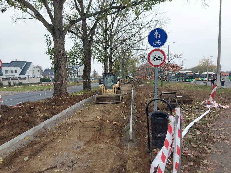 Felújítják a járdát és a kerékpárutat a Szalag utcán