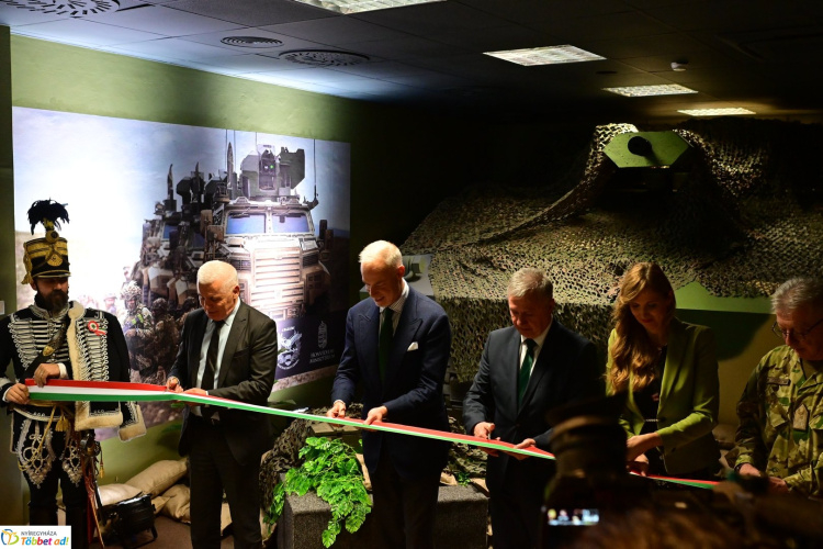 Átadták a Nyíregyházi Honvédelmi Központot