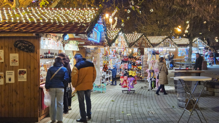 Ez már harmadik gyertya – Ilyen lesz a vasárnap a nyíregyházi Kossuth téren