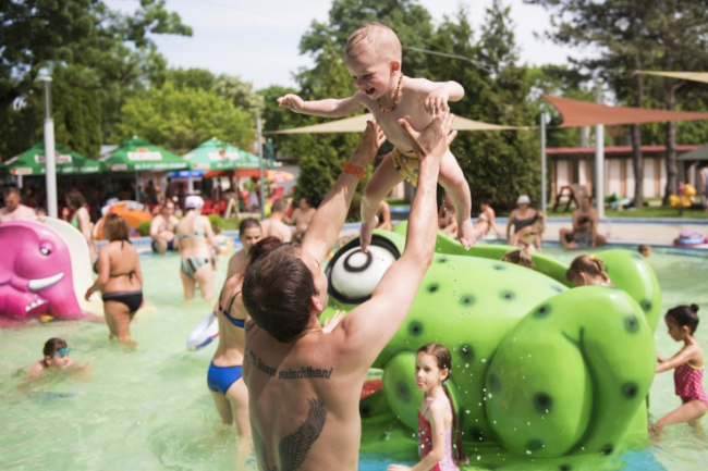 Medencefejlesztésére jelent meg közbeszerzési felhívás Nyíregyházán