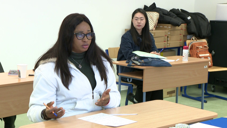 Mesterképzés angol nyelven - megkezdődtek a záróvizsgák az egyetemen