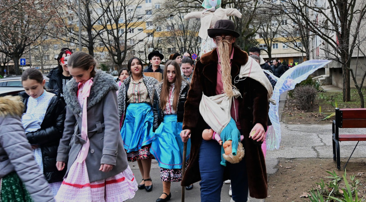 Ötödik alkalommal rendezték meg a Jósavárosi Télűző Farsangi Felvonulást