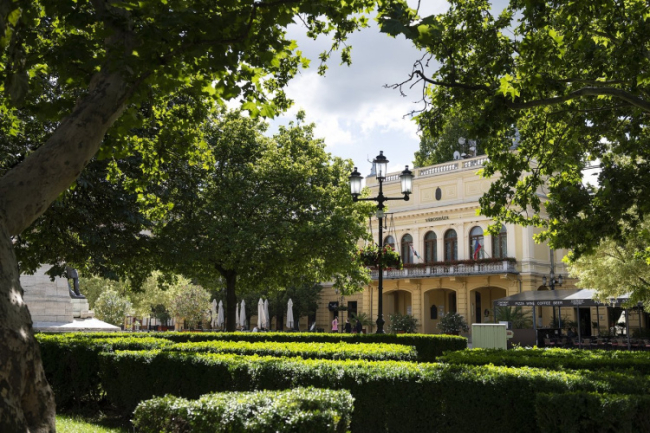 Koncertek, tematikus utcák és ifjúsági programok várják a fiatalokat – ez derült ki a Helló Nyíregyházáról!