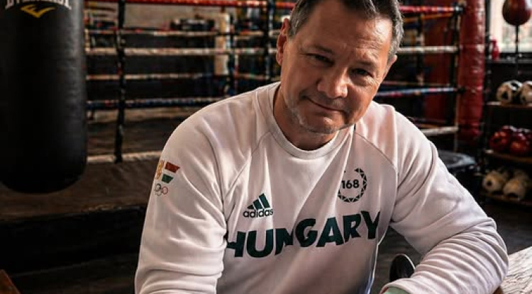 Világbajnok Nyíregyházán - az Aranyban járt Erdei Zsolt ökölvívó
