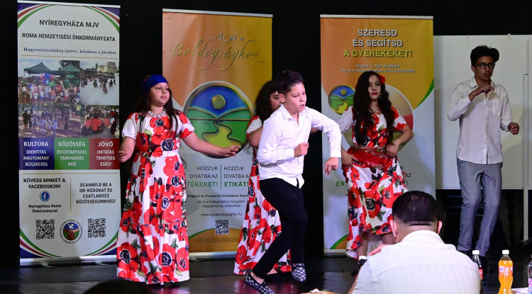 Mozdulj Gipsy – Roma táncversenyt rendeztek a Kölyökvárban