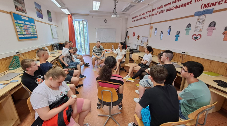 Neuroaffirmatív pályaorientációs tábor segíti az autista fiatalok jövőtervezését