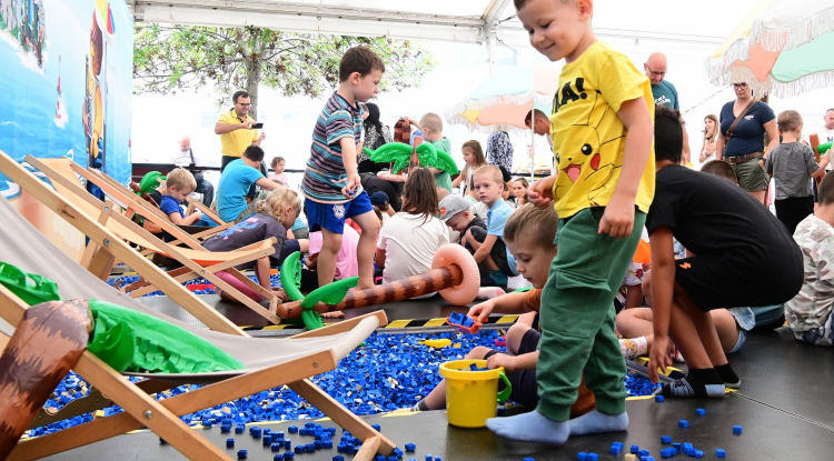 Megtelt játékkal Nyíregyháza belvárosa - Sokszínű programokkal várta a látogatókat a LEGO Játékváros