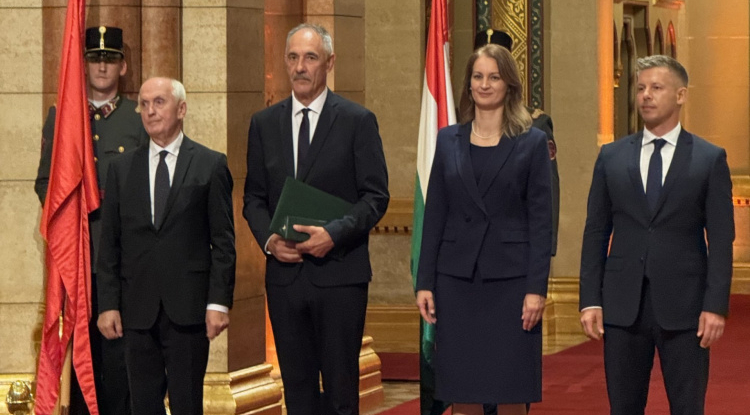 Magyar Arany Érdemkereszt polgári tagozatával ismerték el dr. Komáromi István több évtizedes pedagógusi munkáját