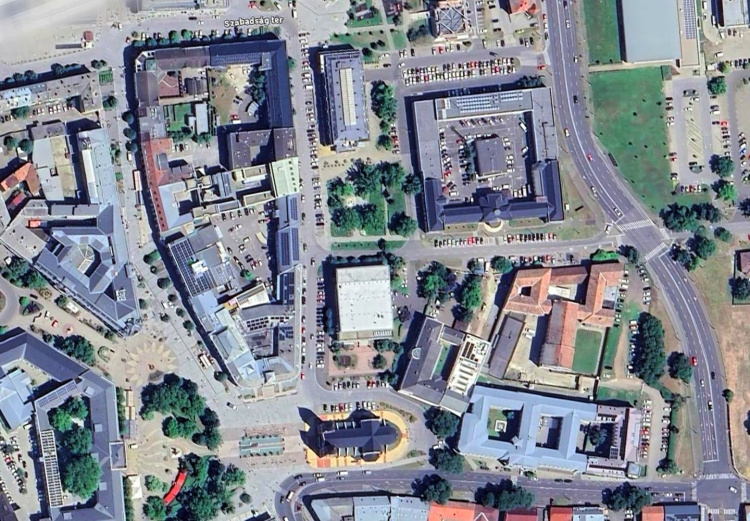 Korlátozás – Lezárásokra kell számítani a héten a Kossuth téren tartott rendezvények ideje alatt