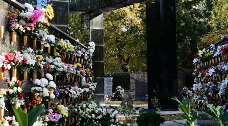 Ünnepi előkészületek – Idén is nagy forgalomra számítanak a nyíregyházi temetőkben